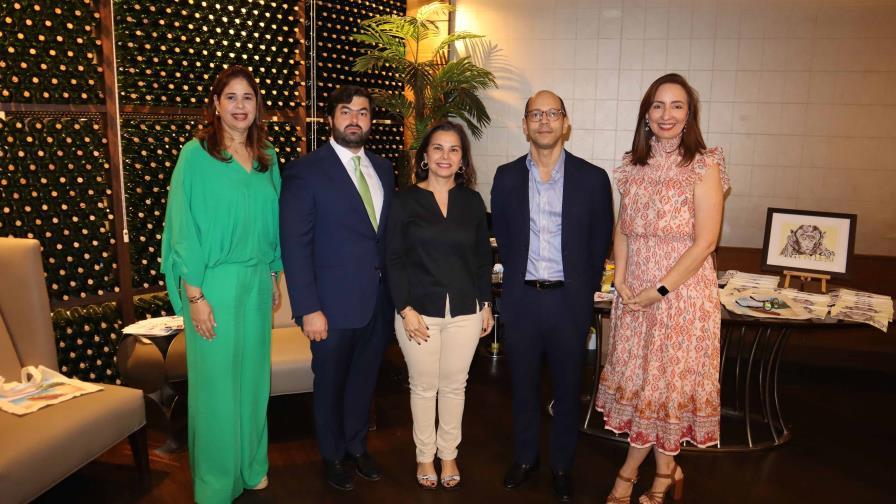 Timeart realiza evento pro-fondo 'Art in a Bag'