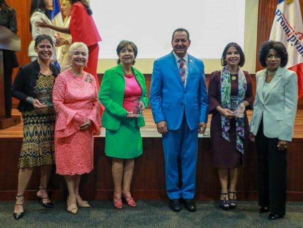 Promipyme participa premiación Mujeres Empoderadas